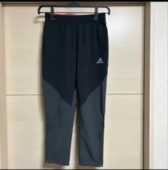 アディダス　トレーニングパンツ