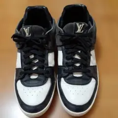 【6/7まで限定価格】Louis Vuitton スニーカー 26cmのサムネイル