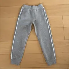 ユニクロ　UNIQLO キッズ　140 グレー スウェットパンツ サイドライン