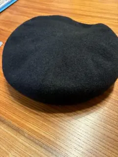 override ブラック ベレー帽 ピザ刺繍