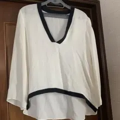 ブラウスのサムネイル