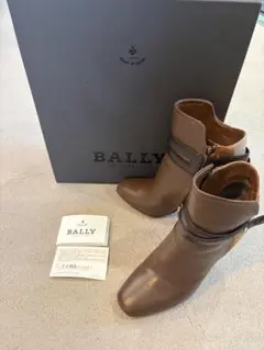 BALLY スエードレザーヒールブーツ　ショートブーツ