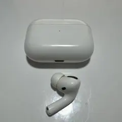 【値下げ可能】AirPods Pro 第一世代　本体と右耳のみのサムネイル