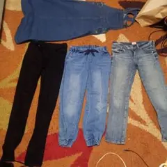 スキニーデニムとジョガーパンツセット その他全部で4点セット