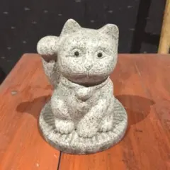 石製 招き猫 置物 台座付き