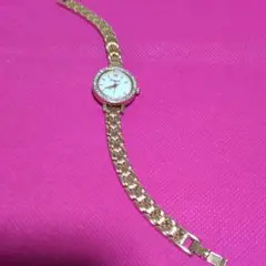 ❤　美品・シェル？ゴールドメタルブレスレットウォッチ CZ装飾19㌢稼働
