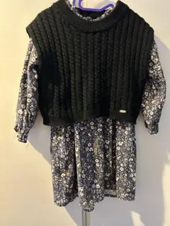 プティマイン　ケーブルニット編みベスト＋花柄ワンピース