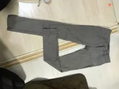 グレー　スキニー　パンツ