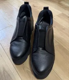 ヒルズアヴェニュー スニーカー レザー シボ加工 ウェーブソール 黒色