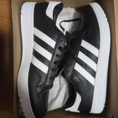 adidas スニーカー ブラック×ホワイト 28.5cm ほぼ未使用 試着のみ