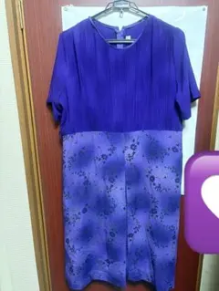 パープル　紫色 ひざ丈ワンピース 17号 半袖