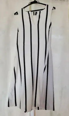 バナナ・リパブリック　Banana Republic　ストライプワンピースのサムネイル
