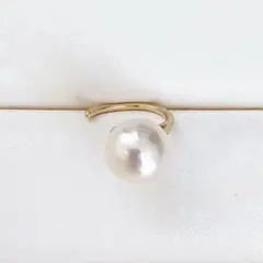 532 あこやパール　シンプルイヤーカフ　8mm 真鍮　ゴールドカラー