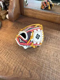 2023WBC記念　ミニチュアグラブ ストラップ レア商品 グローブキーホルダー 新品】 2023 WBCミニチュアグラブストラップ の通販 by MEI's shop｜ラクマ