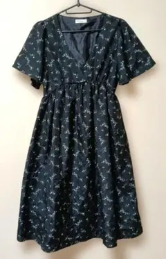 earth music&ecology 半袖 花柄 ワンピースのサムネイル