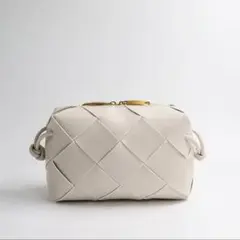高品質！編み込み本革ショルダーバッグ白ホワイトマチ付き