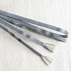 美品★帯締め　白×濃紺×シルバー　細め　正絹　J13