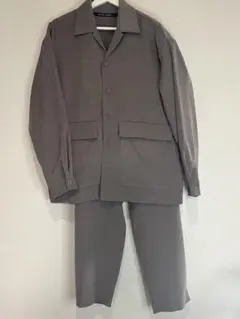 グレーのセットアップ