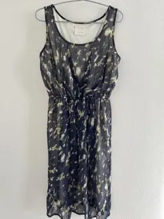 SENSE OF PLACE ノースリーブ　ネイビー系花柄ワンピース