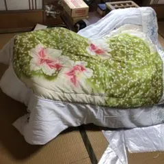昭和レトロ！花柄掛け布団 シーツ付き。