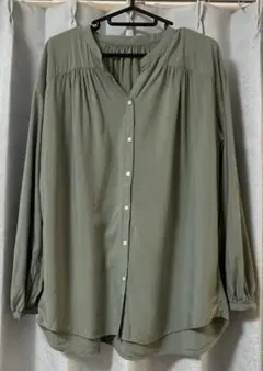 もえみ様専用　グローバルワーク　カーキ　Mサイズ ボタン付き長袖シャツ