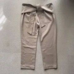 ナノユニバース　ウエストリボンクロップドパンツM