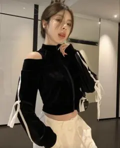 ショート丈トップス