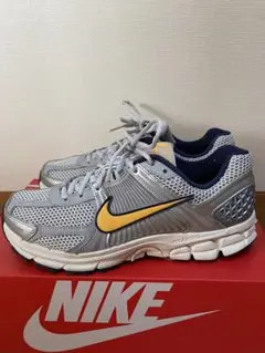 ジ*ン様 良品 NIKE ZOOM VOMERO5 26.0cm