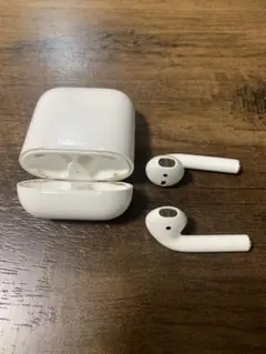 ジャンク品AirPods本体 ホワイト 充電ケース付き