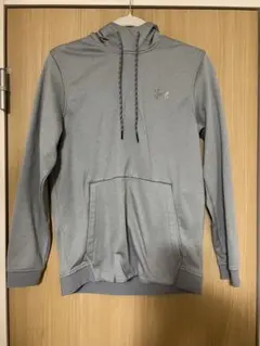 値下げ　Under Armour グレー フード付きパーカー　メンズ　M