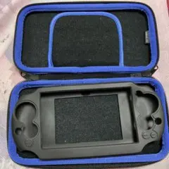 PS Vita ハードケース 黒/青
