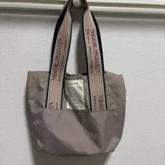 Item thumbnail for item 82fd305f-10d3-46fb-8bb8-cee5b2763a8c