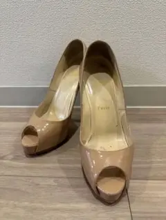 クリスチャンルブタン　37 ベージュ