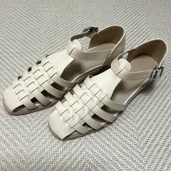 【試着のみ新品】HeartAction グルカサンダル アイボリー Mサイズのサムネイル