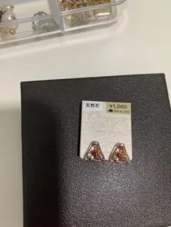 天然石 三角形デザイン イヤリング