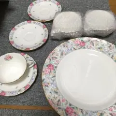 ノリタケ　ウエディングモール　大皿１枚　ティーカップ３客　セット