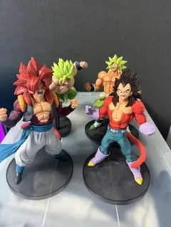 ドラゴンボールフィギュア超サイヤ人4ゴジータ、超サイヤ人4ベジータ、ブロリー×2