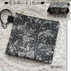 スクエアポーチ　リバティマロリー　ブラック　ハンドメイド ❁リバティ柄マロリー❁のハンドメイドポーチ ブラック❀ - メルカリ