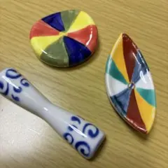 カラフルな陶磁器製箸置き3個セット