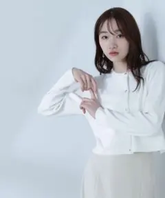 NATURAL BEAUTY BASIC シルクブレンドカーディガン　白のサムネイル