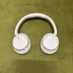 ホワイト ワイヤレスヘッドホン オーバーイヤー型