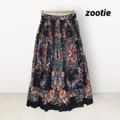 k*e様 zootie ズーティ　花柄 ロングスカート フレア ブラックのサムネイル