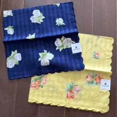 未使用　GIVENCHY ハンカチ2枚セット　花柄　ジバンシーのサムネイル