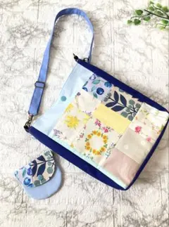 ハンドメイドサコッシュ　パッチワーク風花柄＆帆布　持ち手付き