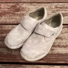 ナースシューズ　23.5cm ホワイト　医療　介護　中敷なしのサムネイル