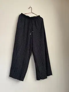 ikka プリーツ　パンツ　濃紺　総柄　L