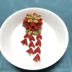 つまみ細工　赤、黄、ゴールドヘア飾り