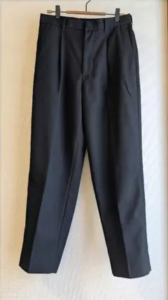 未使用に近い＆現行品：ユニクロ タックワイドテーパードパンツ 黒 メンズS
