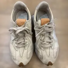 ニューバランス　スニーカー　327 ベージュ 23.5cm