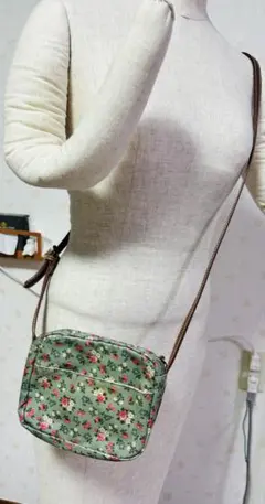 美品『CathKidston キャスキッドソン』花柄 グリーン ショルダーバッグ